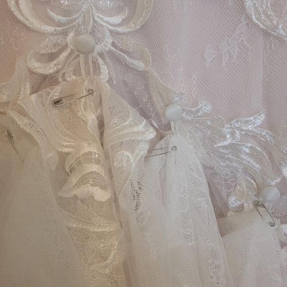 Stella York Wedding Dress - Picture 7 of 13